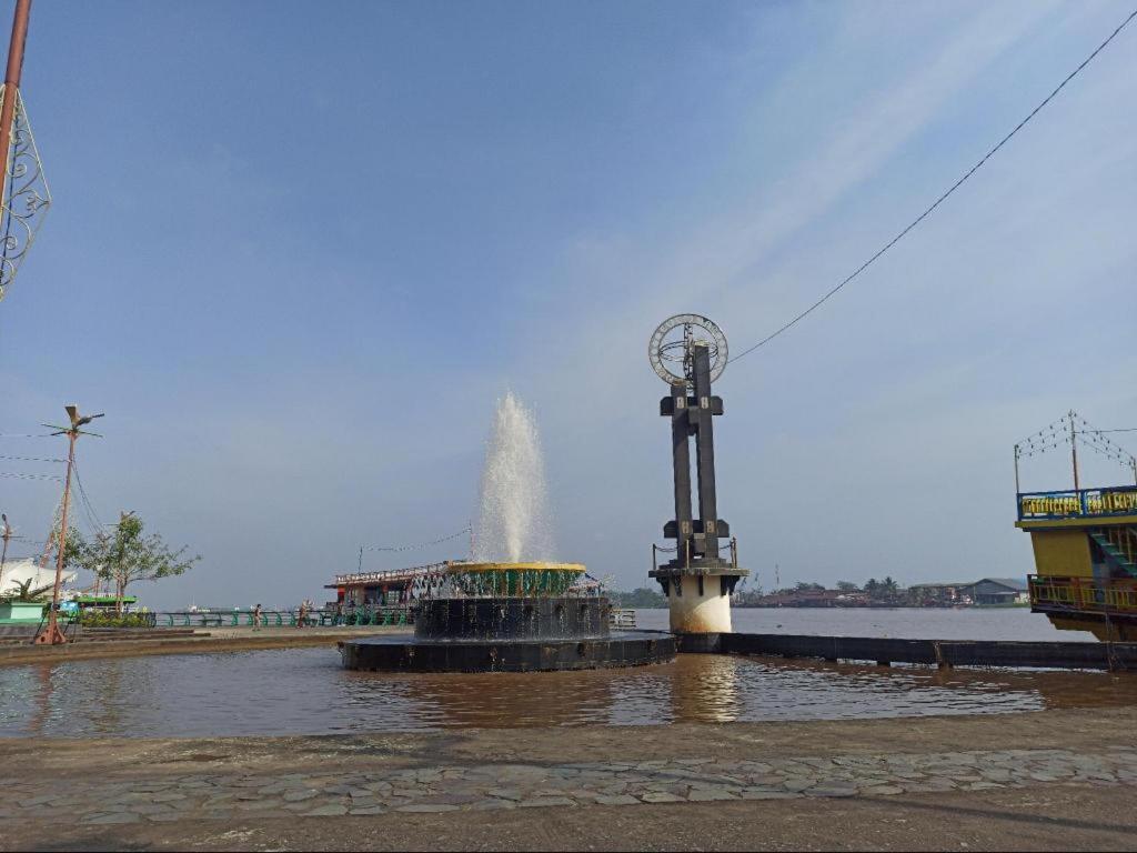 Borneo Hotel Pontianak Kültér fotó