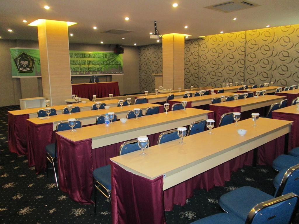 Borneo Hotel Pontianak Kültér fotó