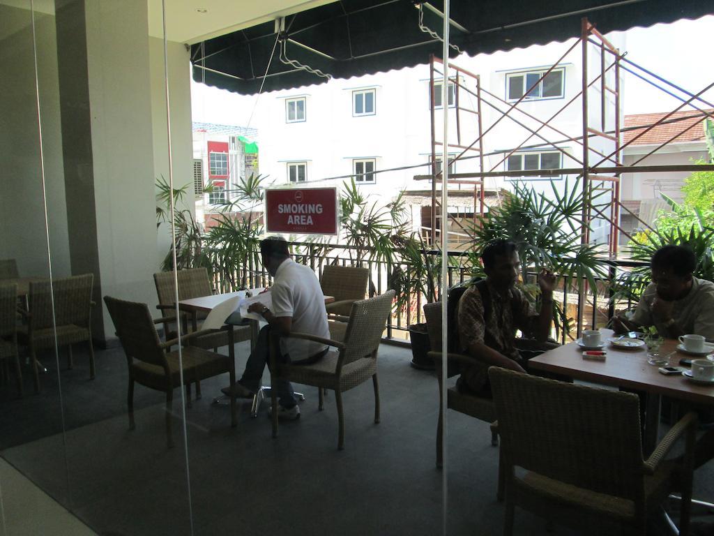 Borneo Hotel Pontianak Kültér fotó